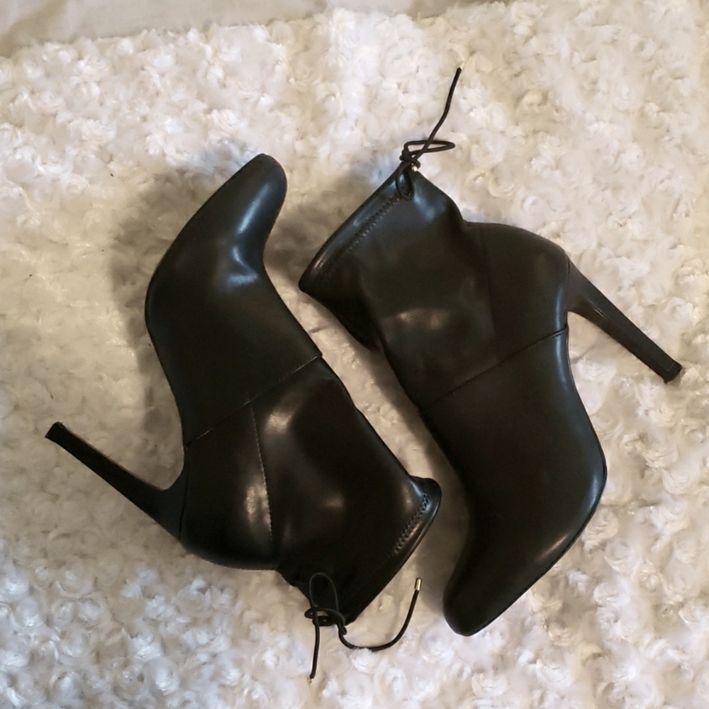 🩵ZARA Black Boots